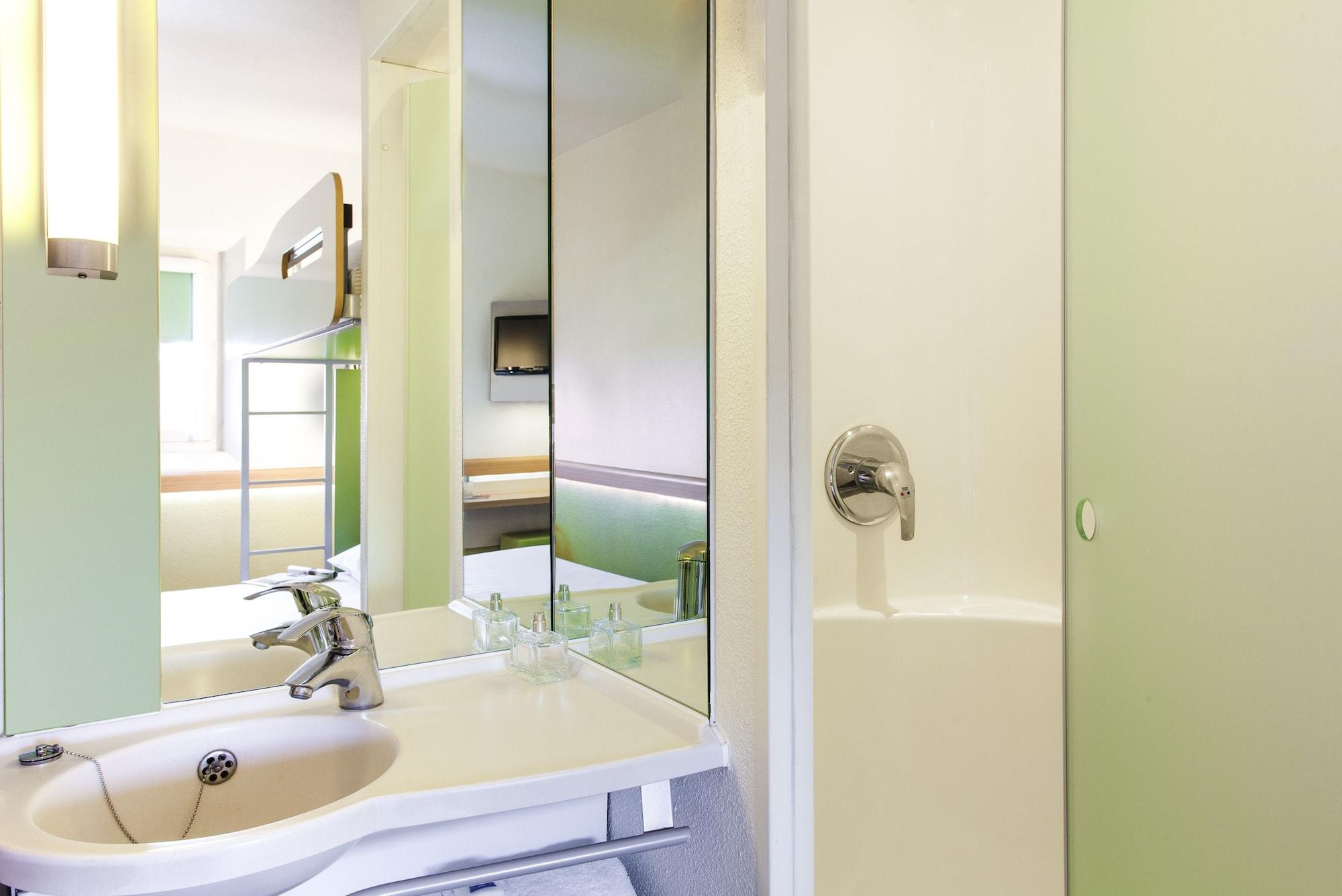 ibis budget London Hounslow Eksteriør bilde