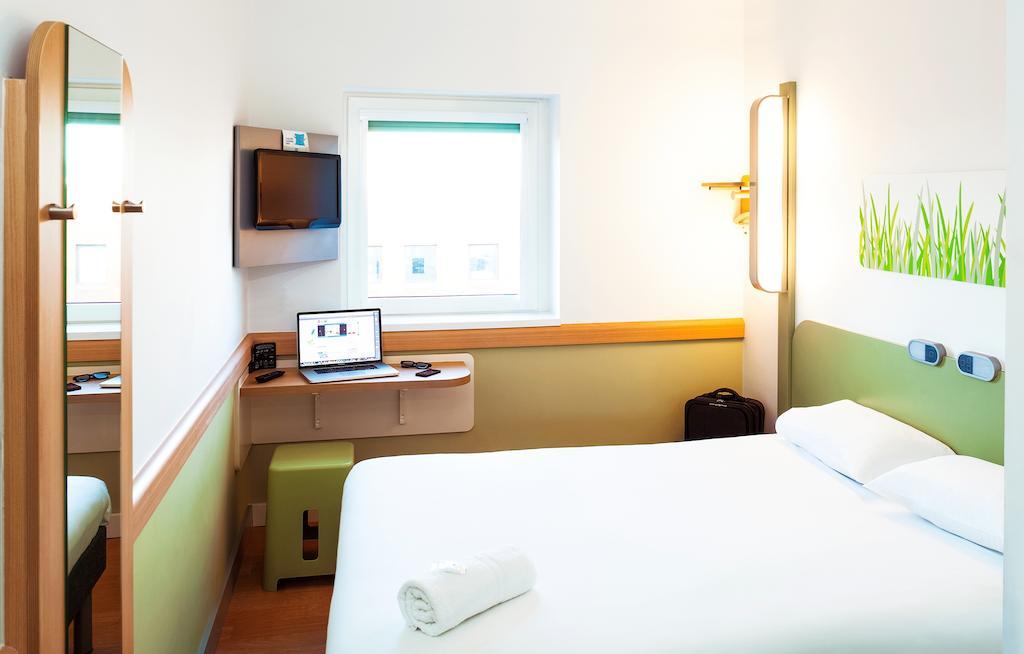 ibis budget London Hounslow Eksteriør bilde