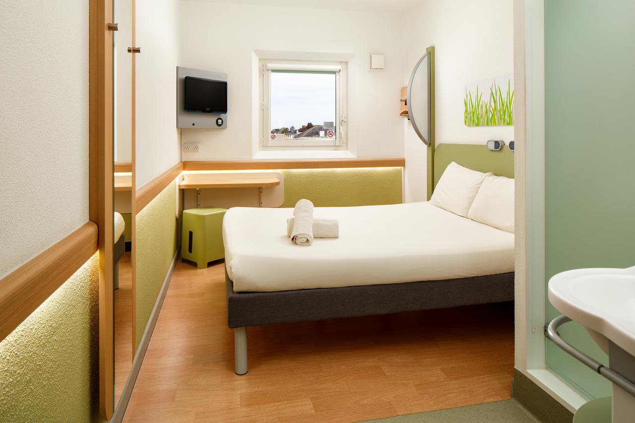 ibis budget London Hounslow Eksteriør bilde