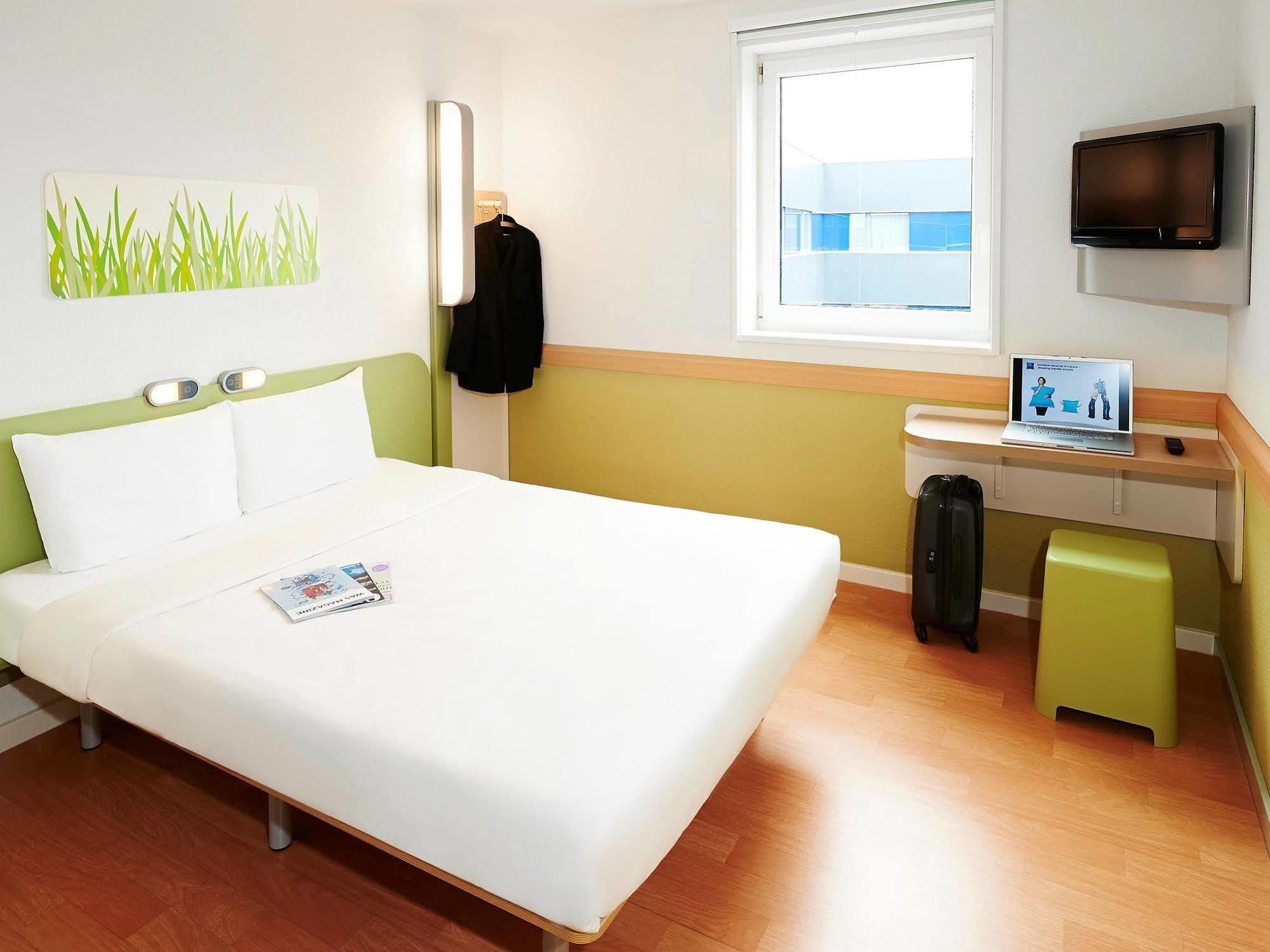 ibis budget London Hounslow Eksteriør bilde
