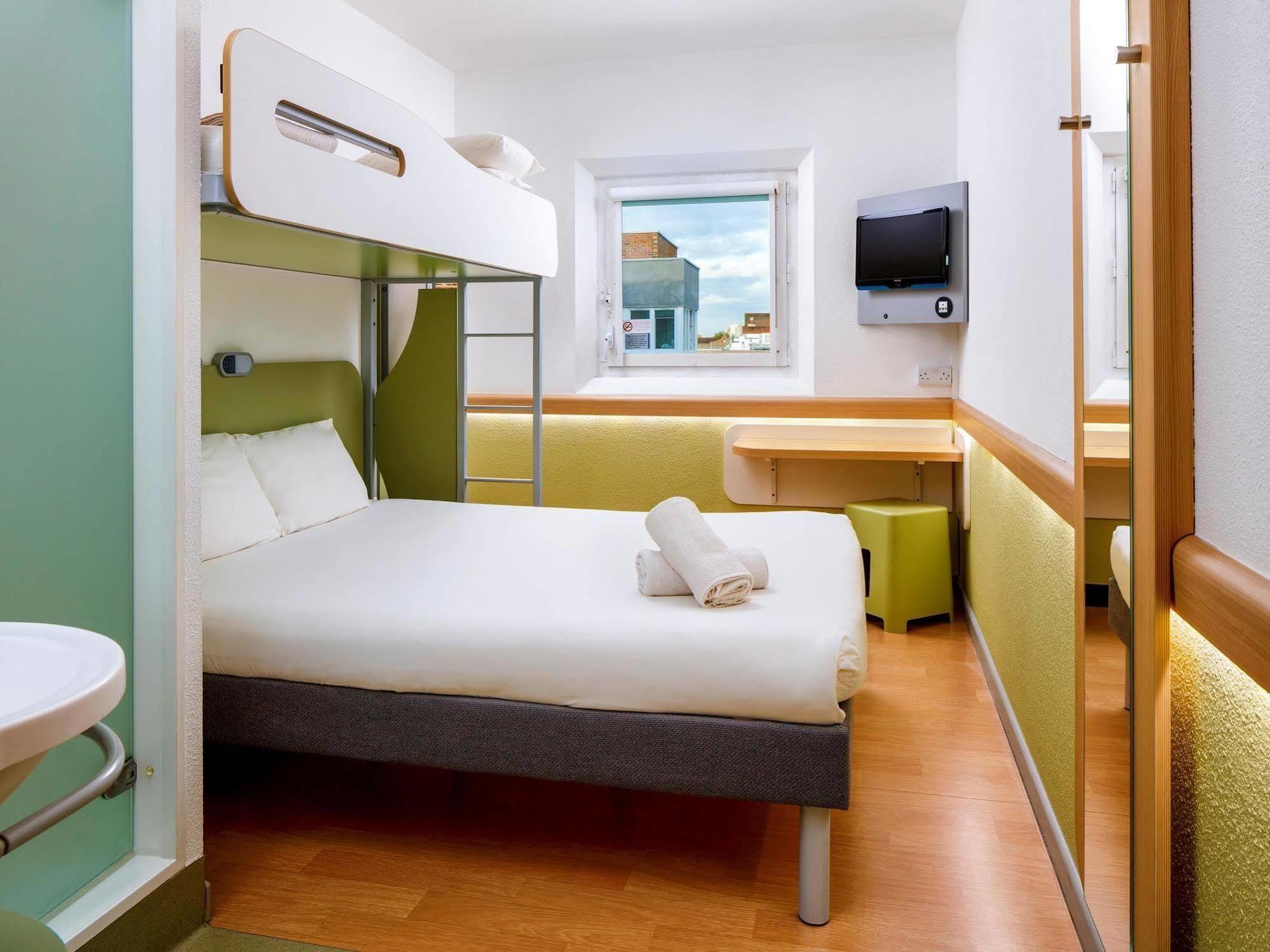 ibis budget London Hounslow Eksteriør bilde