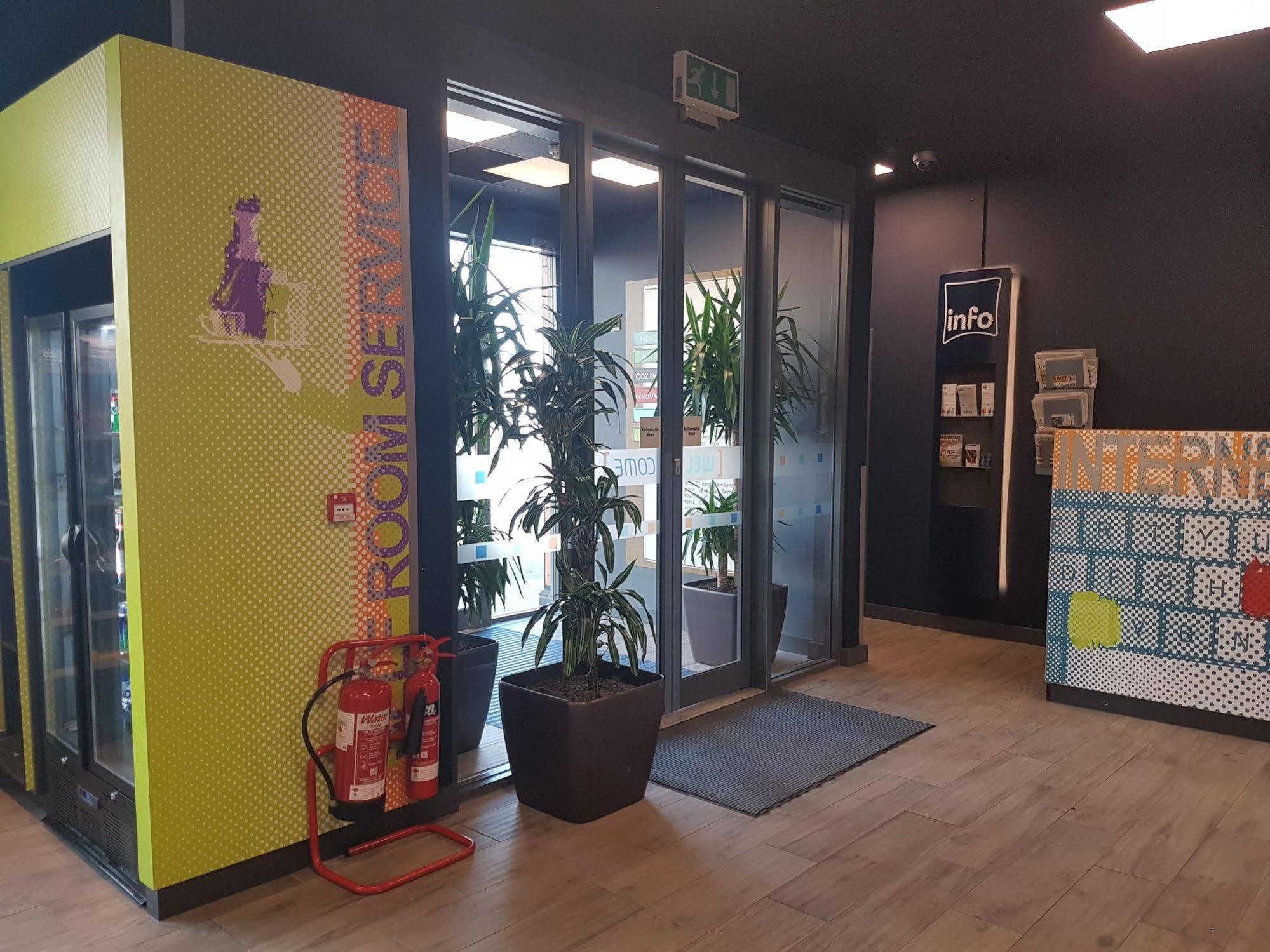 ibis budget London Hounslow Eksteriør bilde