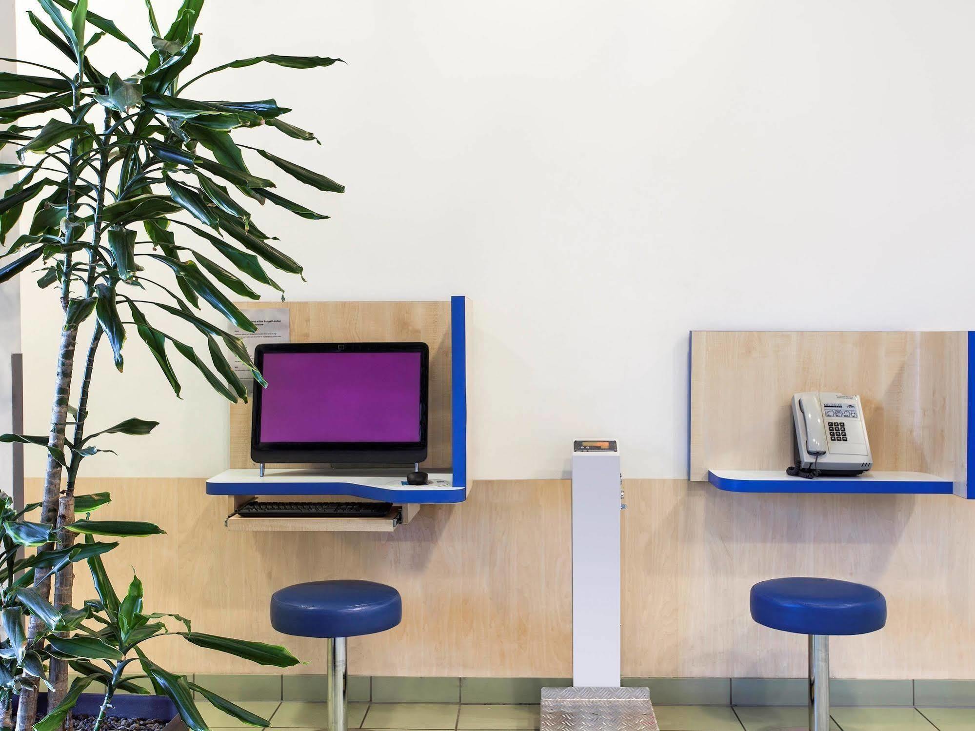 ibis budget London Hounslow Eksteriør bilde